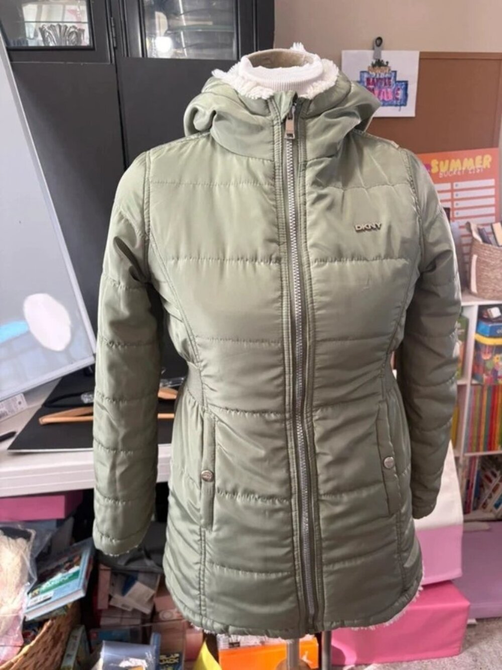 DKNY Girls Sage Green Sherpa Lined Puffer Coat – Size M 10/12